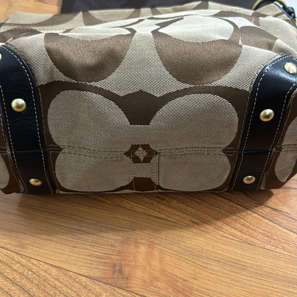 Coach purse - Picture 4 of 10